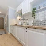 Park Apartment *